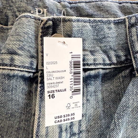 The Children's Place Light Blue Jeans - Picture 2 of 6